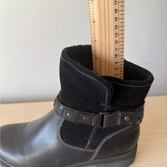 Earth Artistic Onyx Black Leather Ankle Boots / Size 9 - Picture 5 of 14